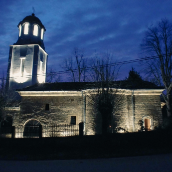 Φωτισμός προσόψεων της εκκλησίας στο χωριό Μπλασκόβτσι